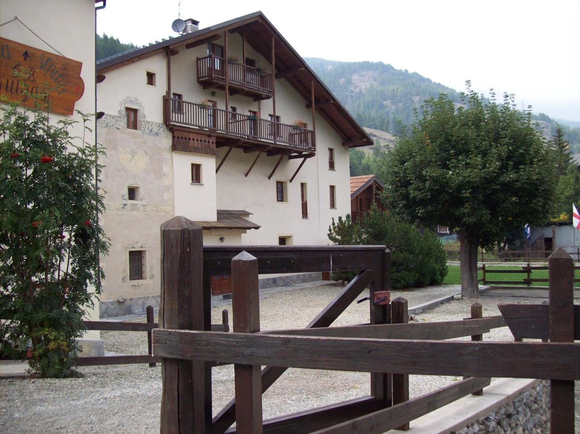 Casa Guigas Hotel *